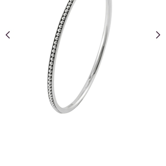 LAGOS SIGNATURE CAVIAR
Bangle Set in Excellent Condition - Picture 3 of 5